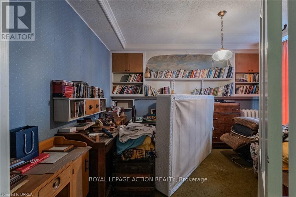 17 Hawarden Avenue, Brantford, ON - Indoor