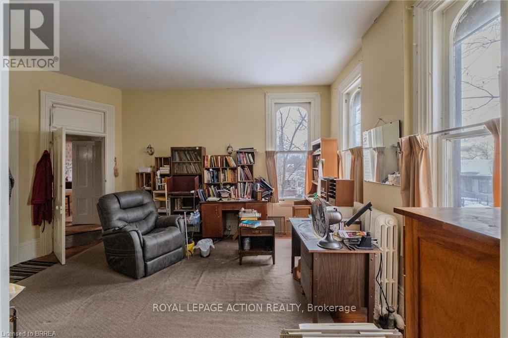 17 Hawarden Avenue, Brantford, ON - Indoor