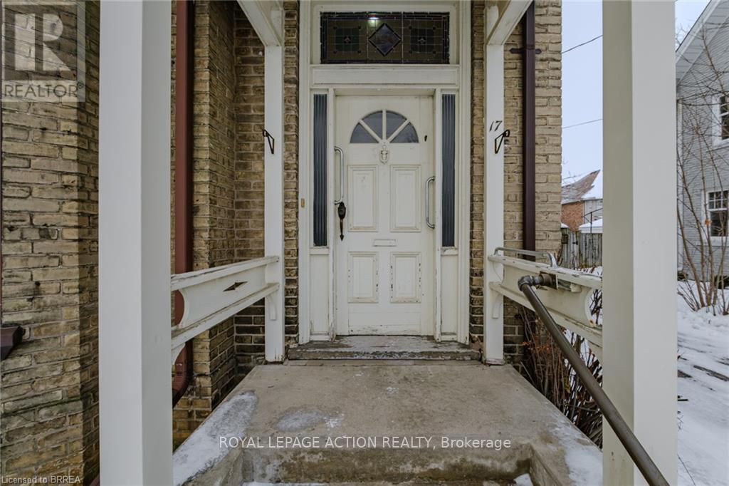 17 Hawarden Avenue, Brantford, ON -