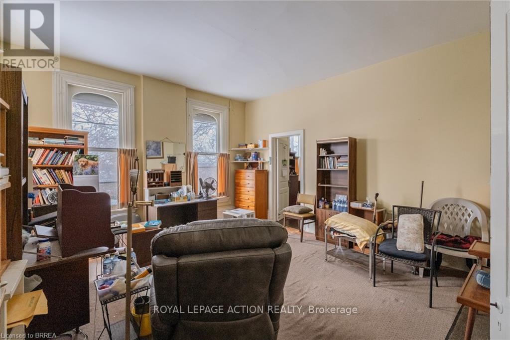 17 Hawarden Avenue, Brantford, ON - Indoor