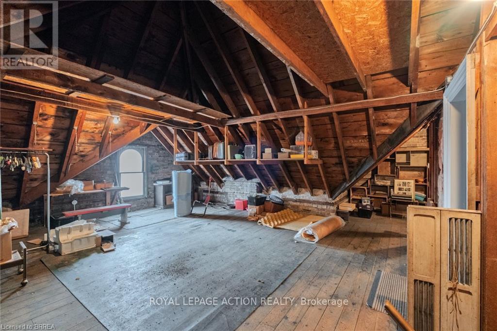 17 Hawarden Avenue, Brantford, ON - Indoor Photo Showing Other Room