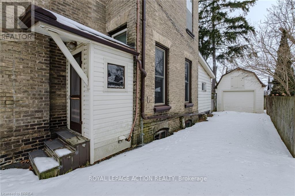 17 Hawarden Avenue, Brantford, ON - Outdoor