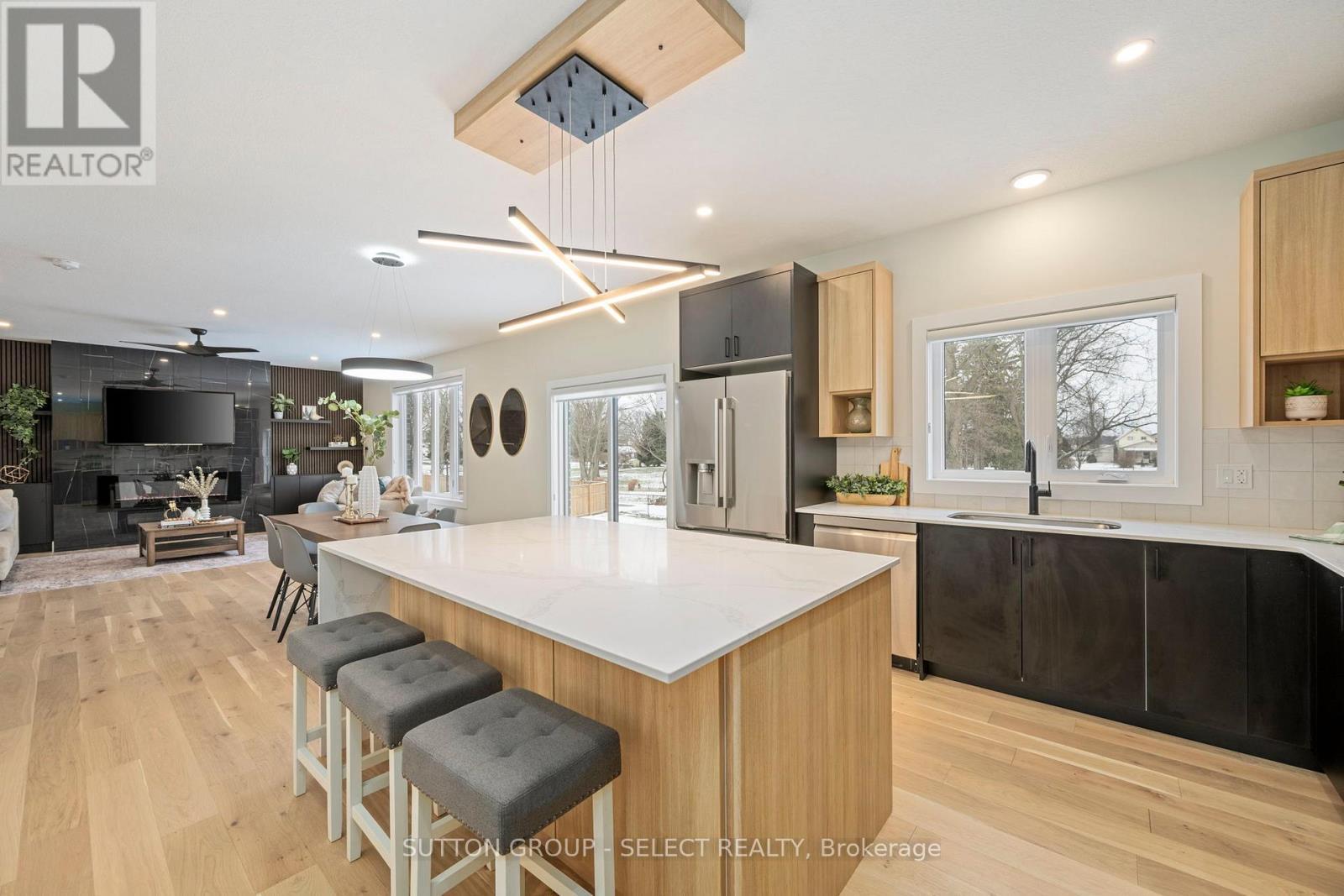 50 Royal Crescent, Southwold (Talbotville), ON - Indoor Photo Showing Kitchen