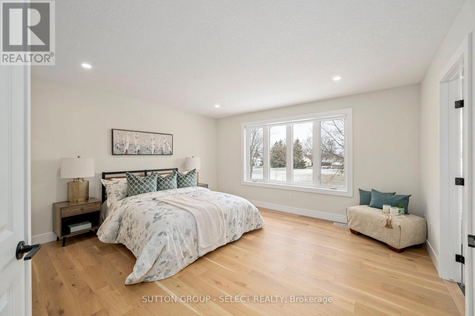 50 Royal Crescent, Southwold (Talbotville), ON - Indoor Photo Showing Bedroom