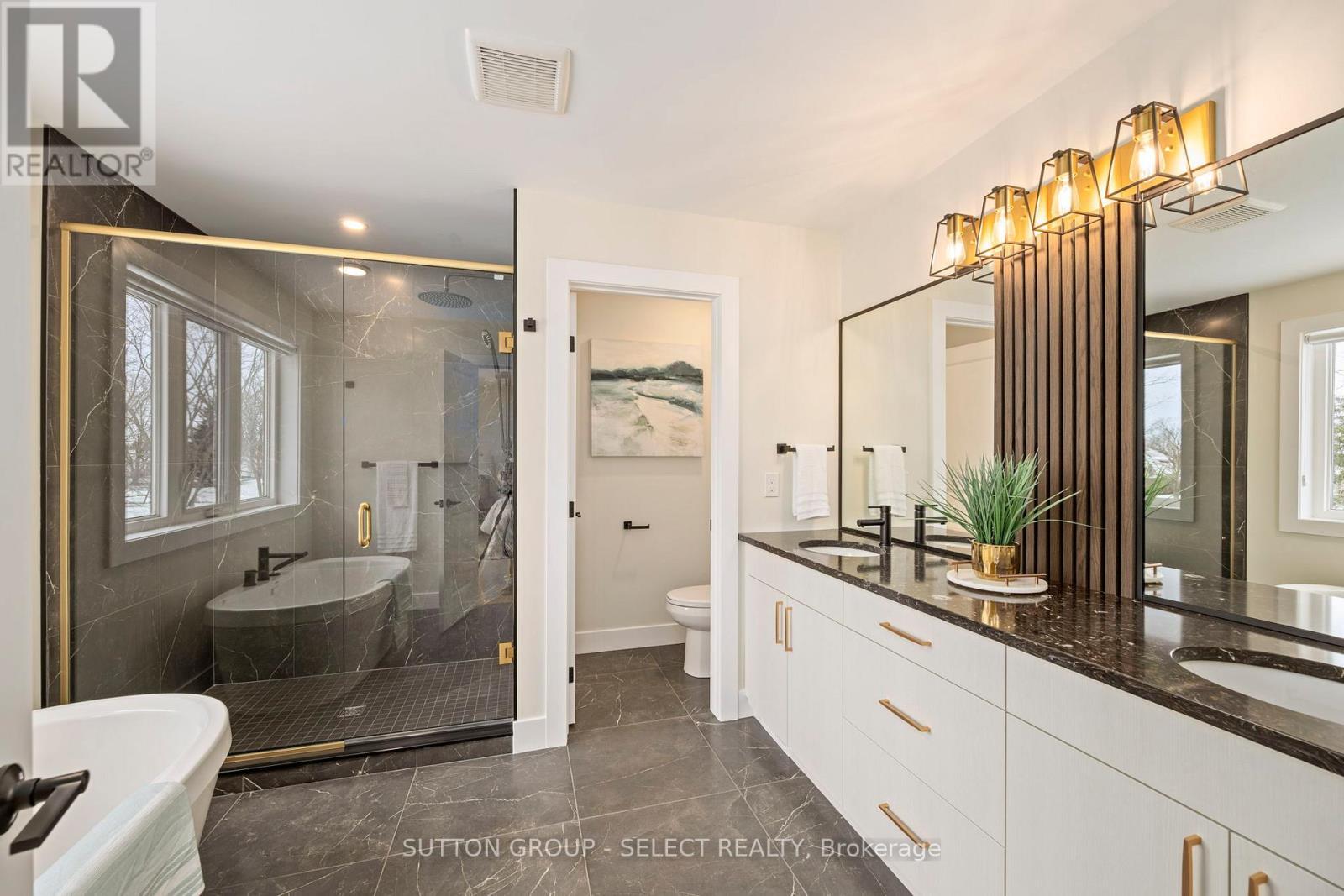 50 Royal Crescent, Southwold (Talbotville), ON - Indoor Photo Showing Bathroom