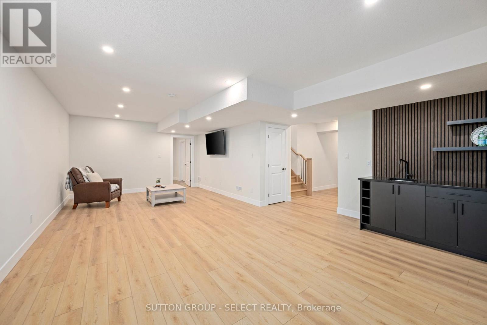 50 Royal Crescent, Southwold (Talbotville), ON - Indoor Photo Showing Other Room