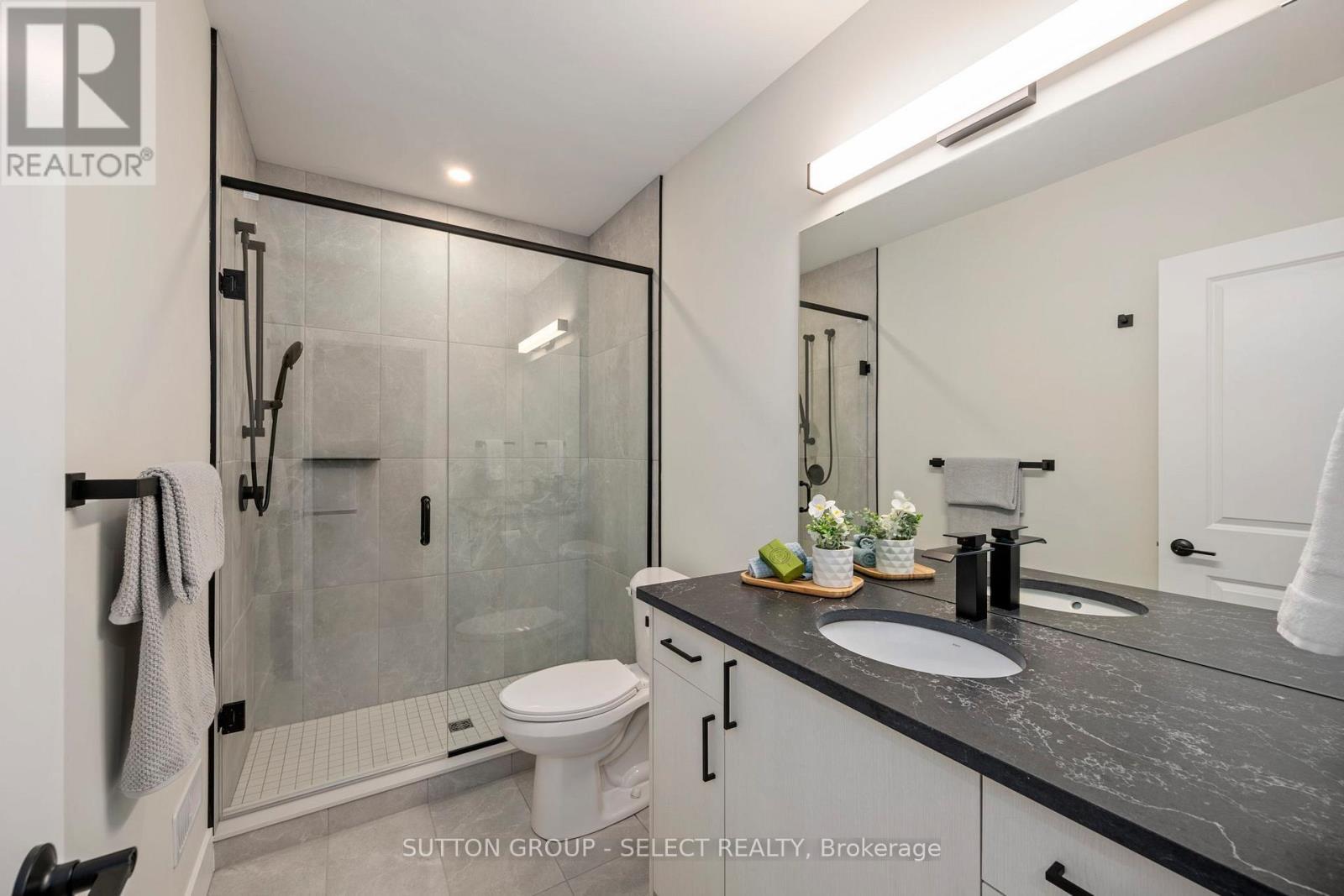 50 Royal Crescent, Southwold (Talbotville), ON - Indoor Photo Showing Bathroom