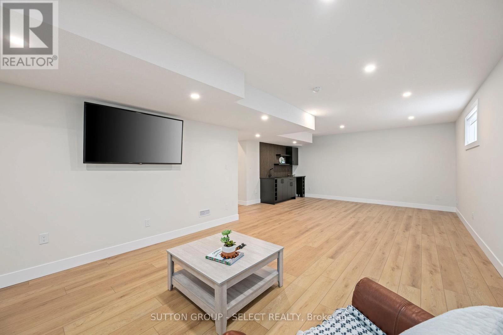 50 Royal Crescent, Southwold (Talbotville), ON - Indoor