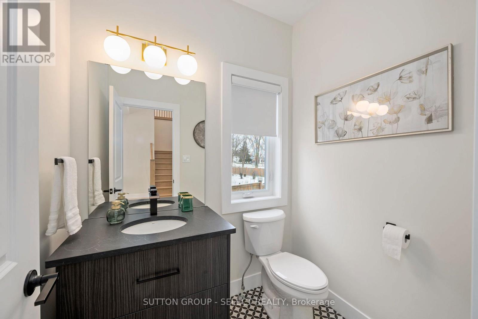 50 Royal Crescent, Southwold (Talbotville), ON - Indoor Photo Showing Bathroom