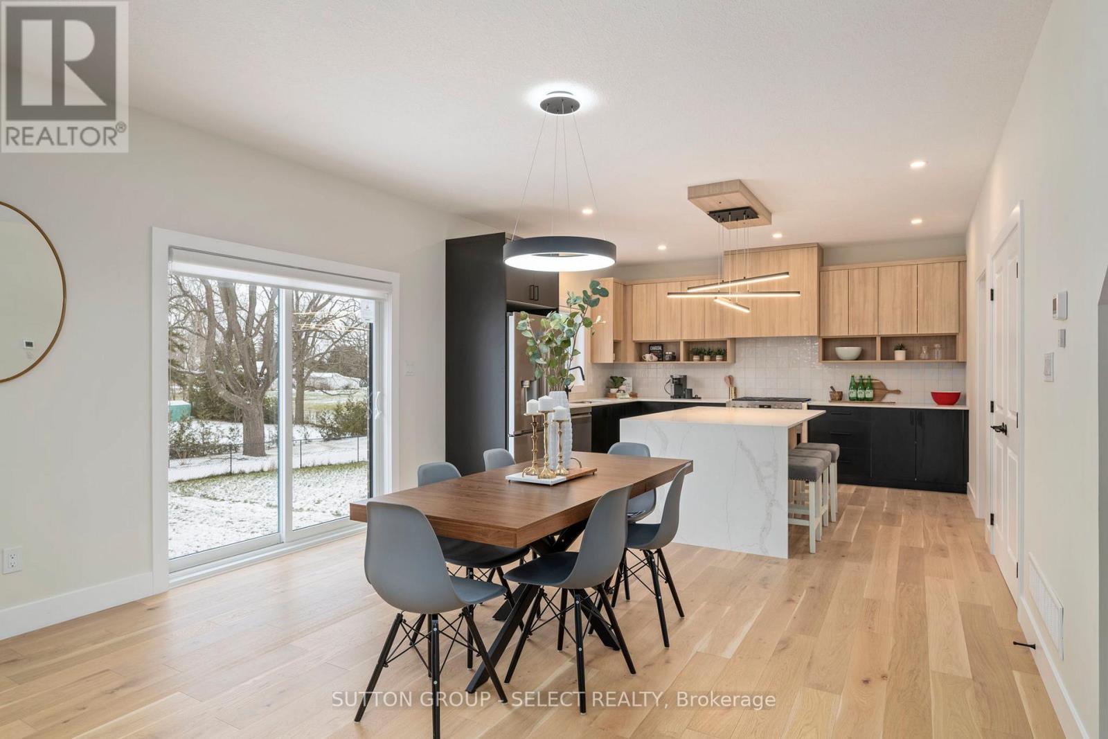 50 Royal Crescent, Southwold (Talbotville), ON - Indoor Photo Showing Dining Room