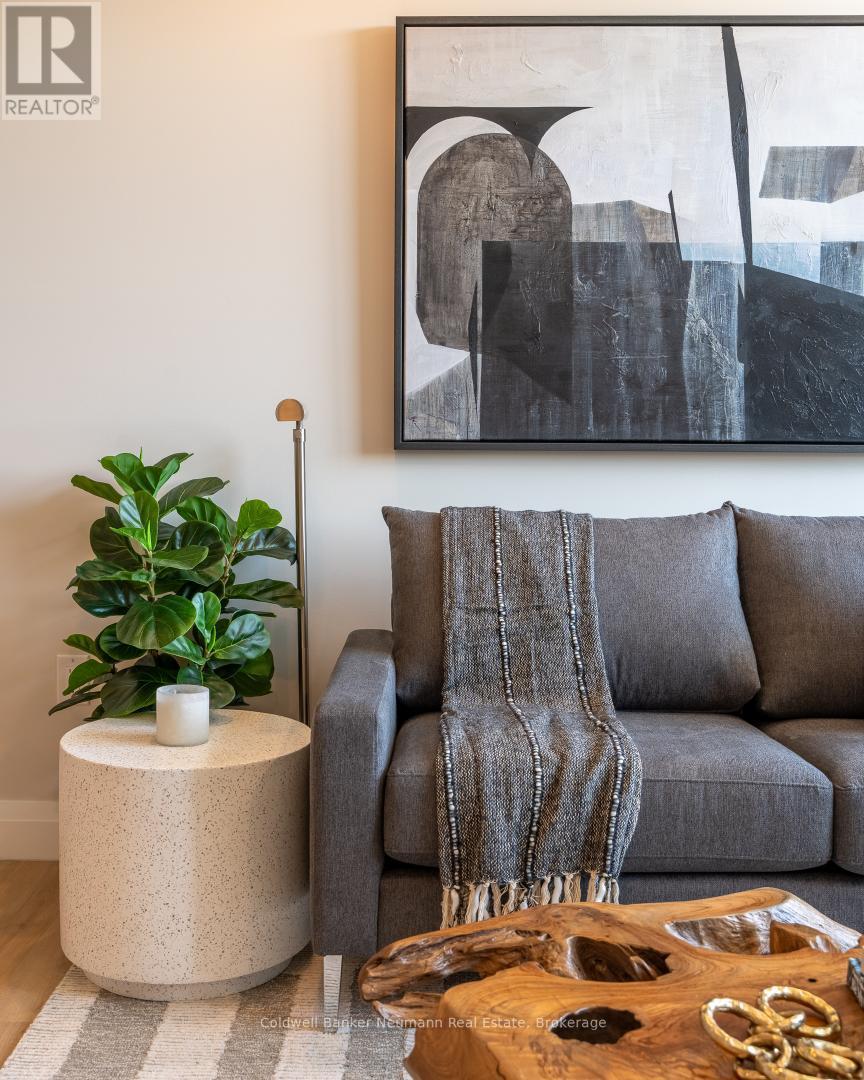 417 - 1882 Gordon Street, Guelph (Pineridge/Westminster Woods), ON - Indoor