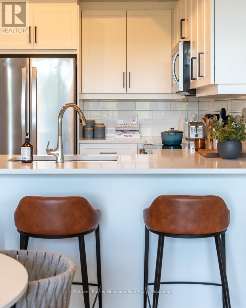 417 - 1882 Gordon Street, Guelph (Pineridge/Westminster Woods), ON - Indoor Photo Showing Kitchen