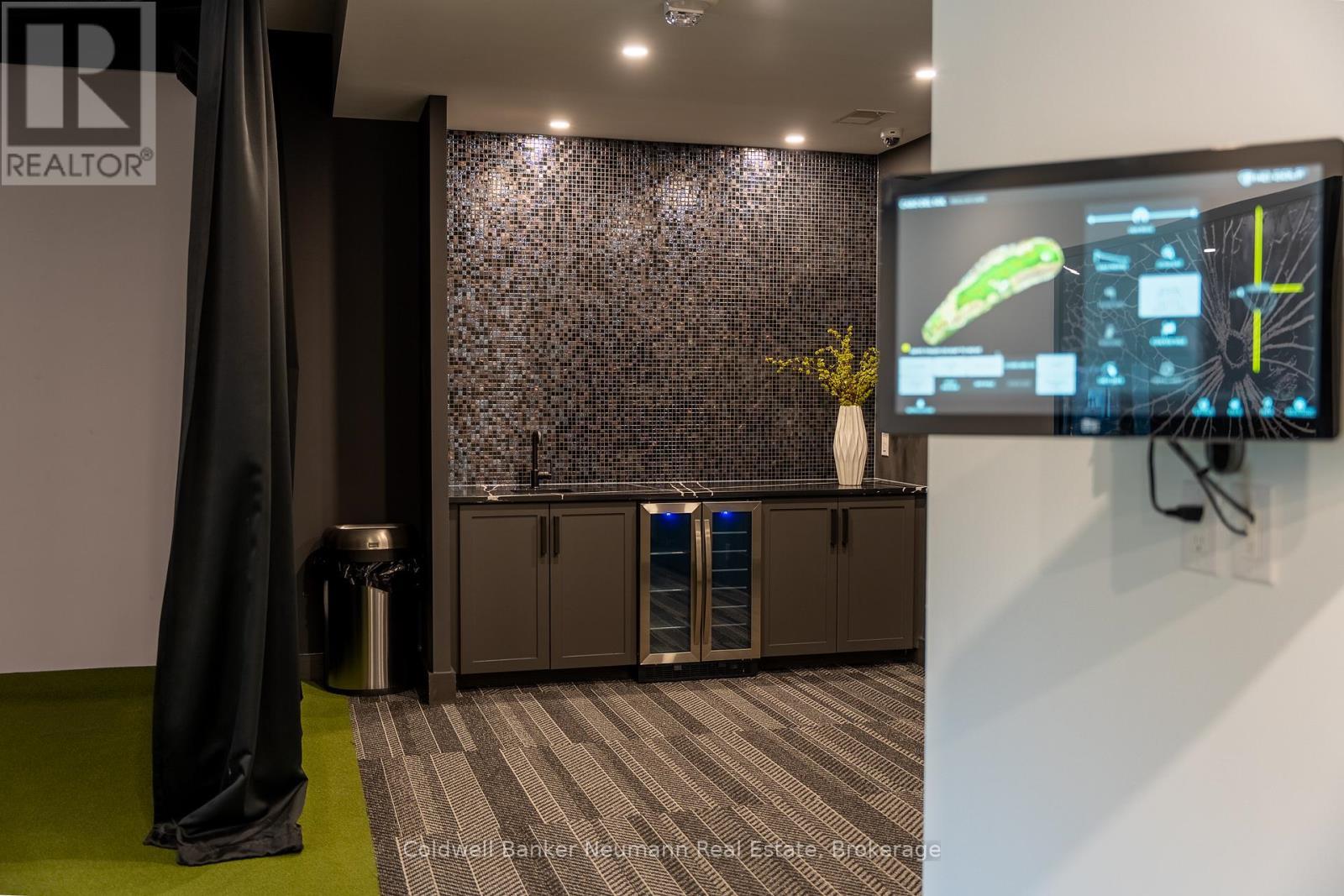 417 - 1882 Gordon Street, Guelph (Pineridge/Westminster Woods), ON - Indoor