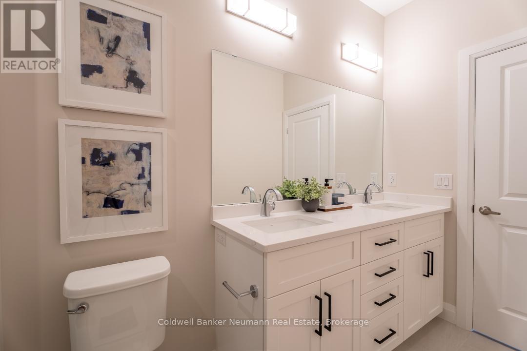 417 - 1882 Gordon Street, Guelph (Pineridge/Westminster Woods), ON - Indoor Photo Showing Bathroom