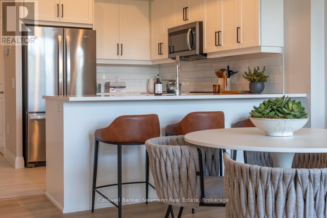 417 - 1882 Gordon Street, Guelph (Pineridge/Westminster Woods), ON - Indoor Photo Showing Kitchen