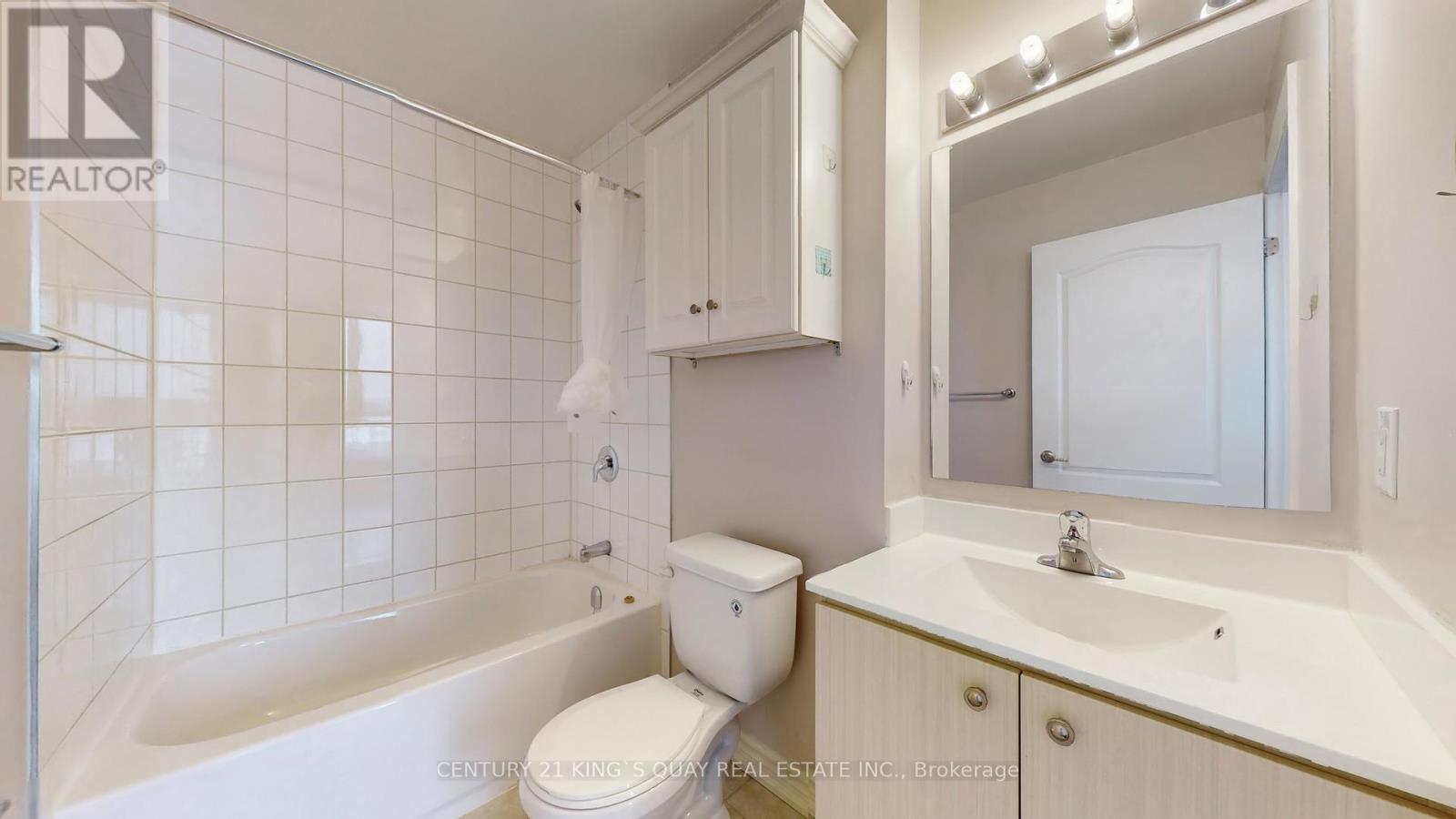 806 - 8323 Kennedy Road, Markham, ON - Indoor Photo Showing Bathroom