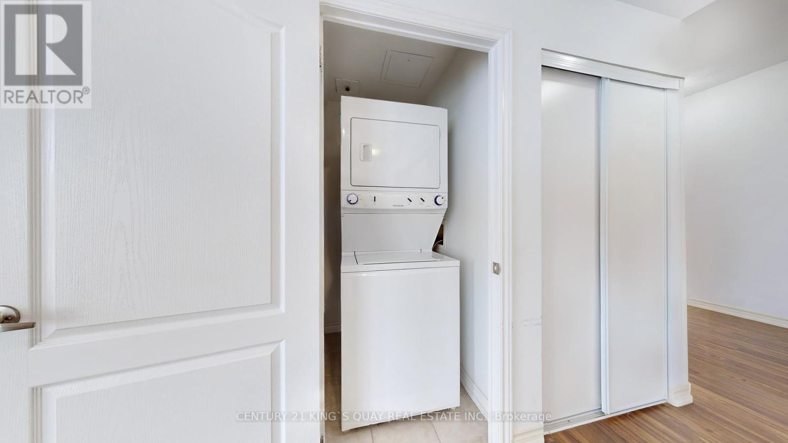 806 - 8323 Kennedy Road, Markham, ON - Indoor Photo Showing Laundry Room