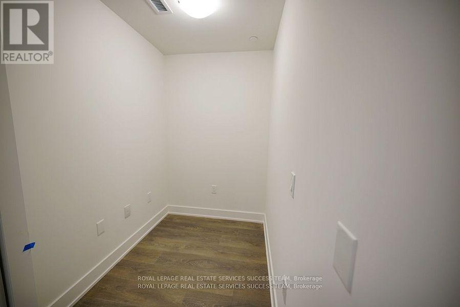 1603 - 204 Burnhamthorpe Road E, Mississauga, ON - Indoor Photo Showing Other Room