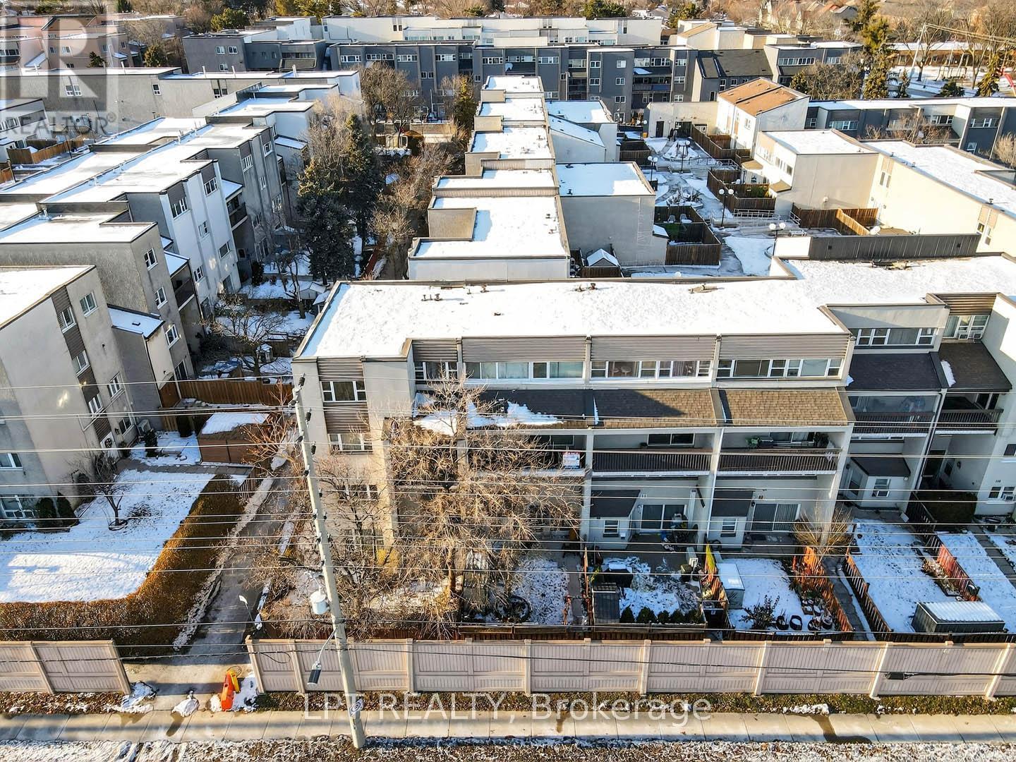 103 - 3040 Constitution Boulevard, Mississauga, ON - Outdoor