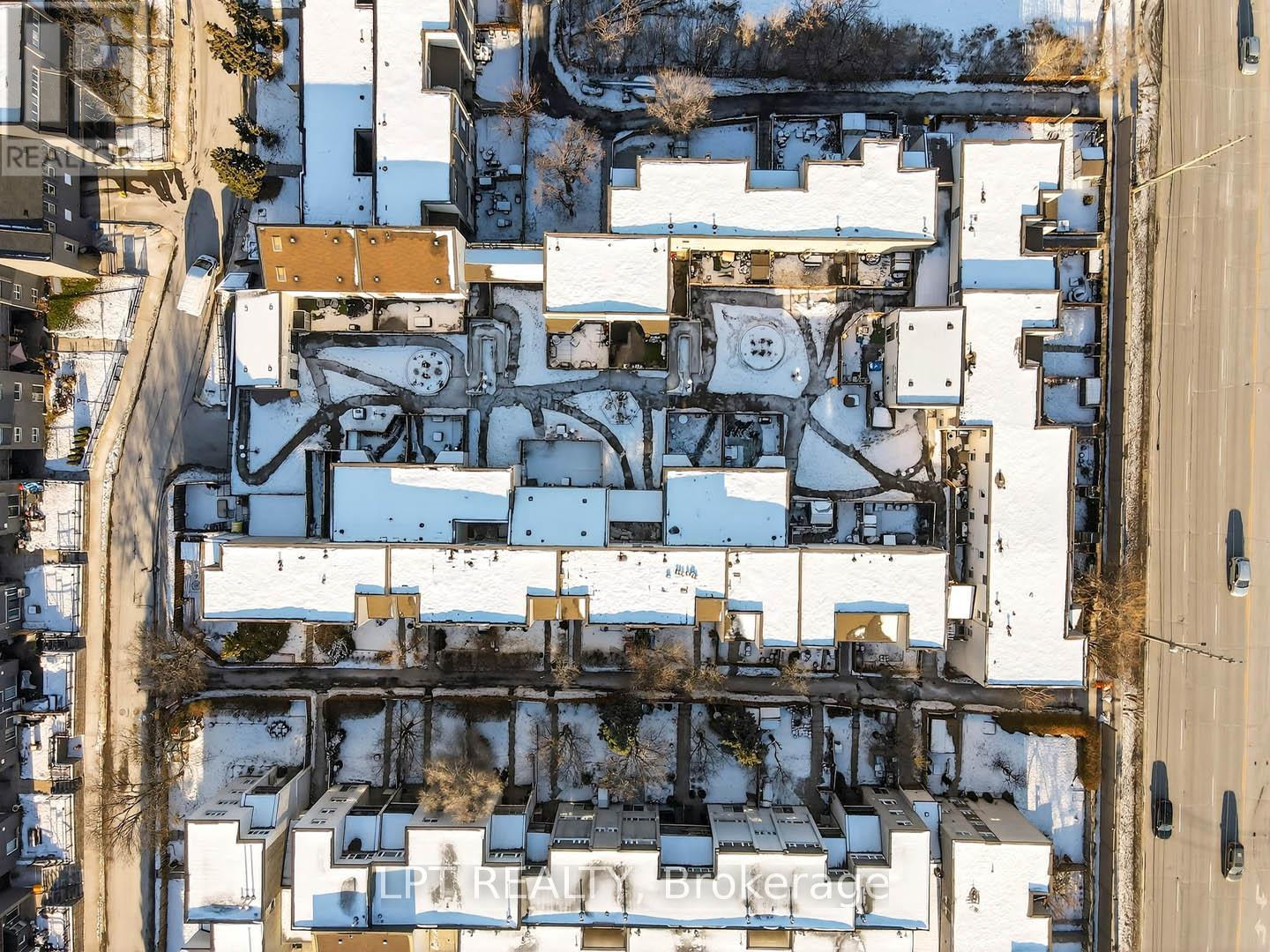 103 - 3040 Constitution Boulevard, Mississauga, ON - Outdoor With View