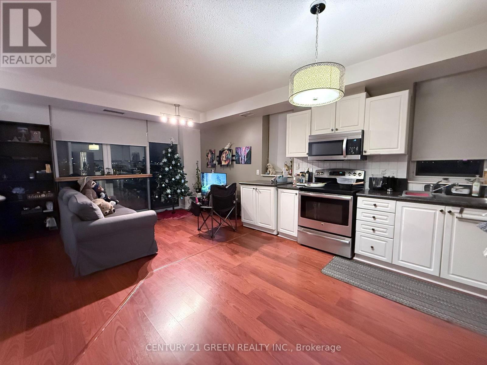 1103 - 200 Burnhamthorpe Road E, Mississauga, ON - Indoor Photo Showing Kitchen