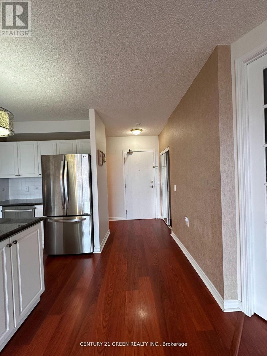 1103 - 200 Burnhamthorpe Road E, Mississauga, ON - Indoor Photo Showing Kitchen