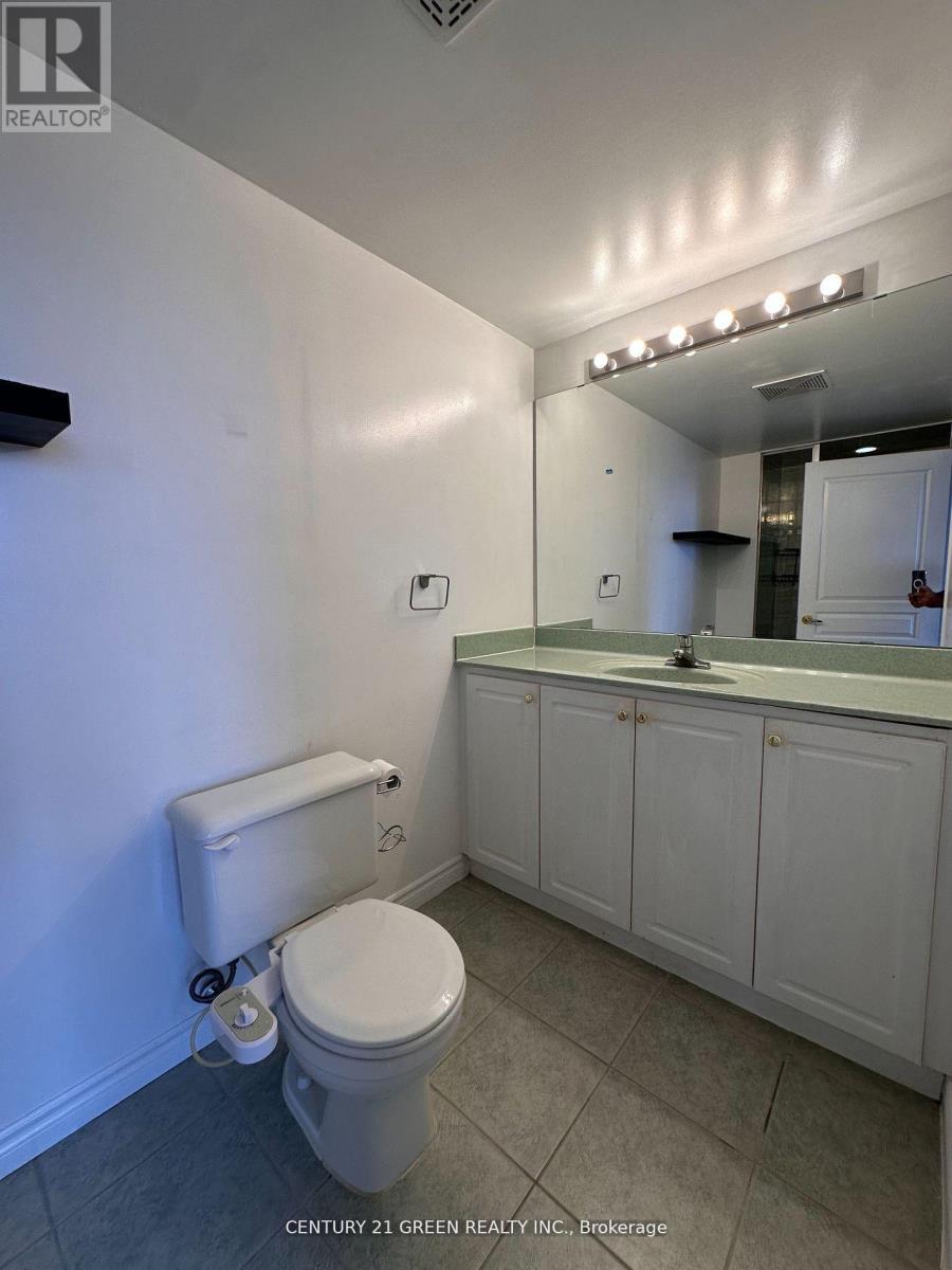 1103 - 200 Burnhamthorpe Road E, Mississauga, ON - Indoor Photo Showing Bathroom