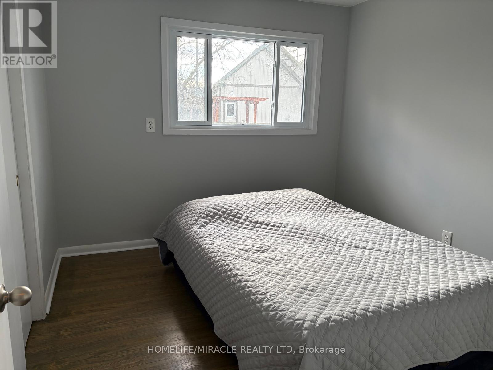 312 Grantham Avenue, St. Catharines, ON - Indoor Photo Showing Bedroom
