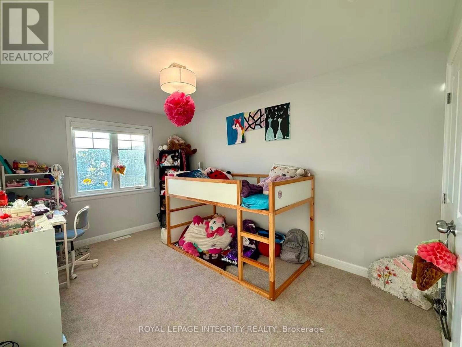 519 Hitzlay Terrace, Ottawa, ON - Indoor Photo Showing Bedroom