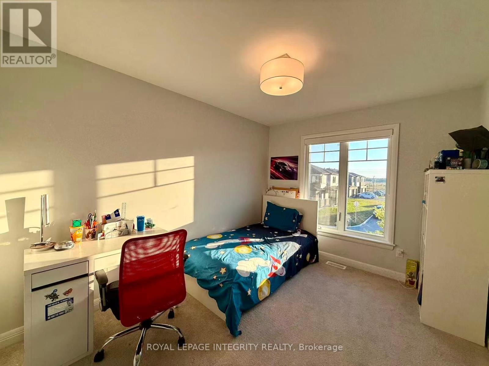 519 Hitzlay Terrace, Ottawa, ON - Indoor Photo Showing Bedroom