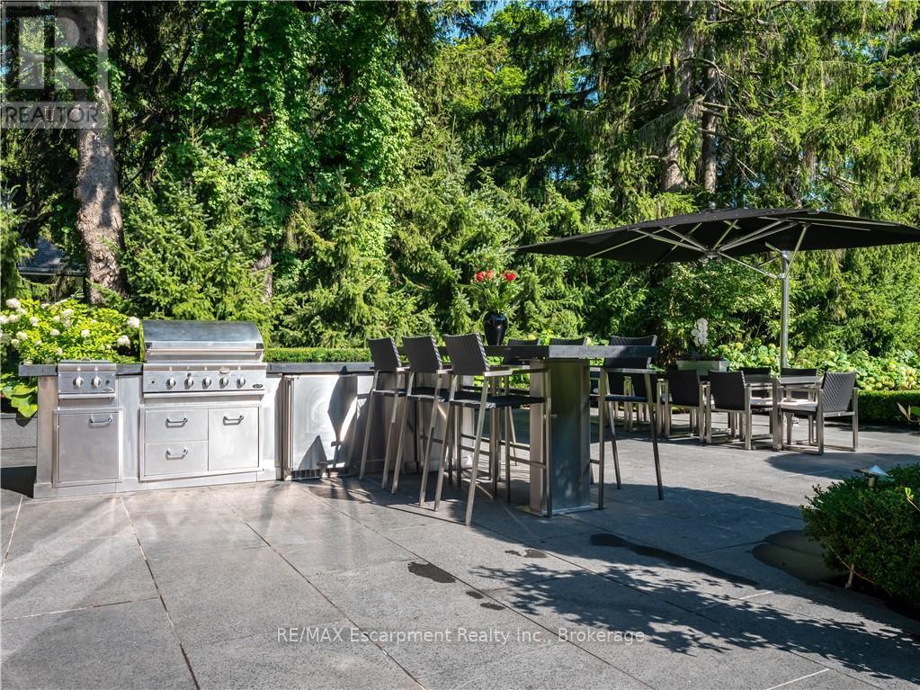 15 Chartwell Road, Oakville (Oo Old Oakville), ON - Outdoor