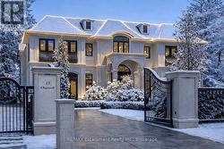 15 CHARTWELL ROAD Oakville (Oo Old Oakville), ON L6J 3Z3