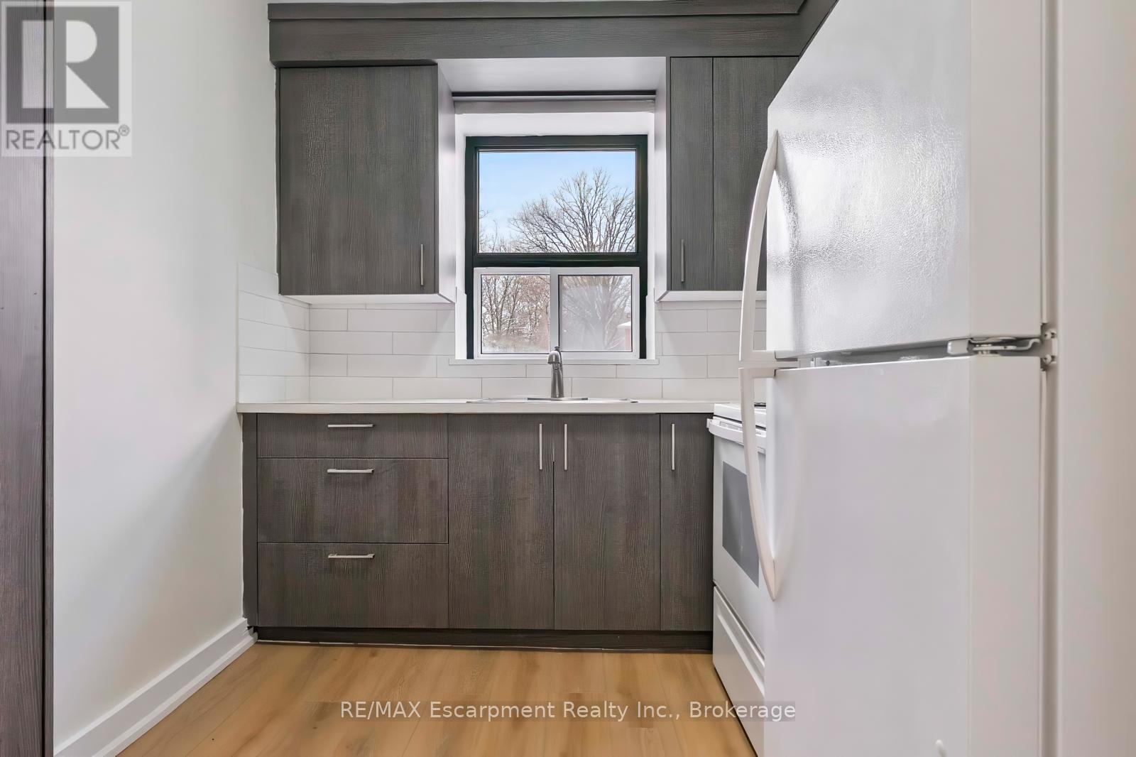 109 - 110 South Forster Park Drive, Oakville (Co Central), ON - Indoor