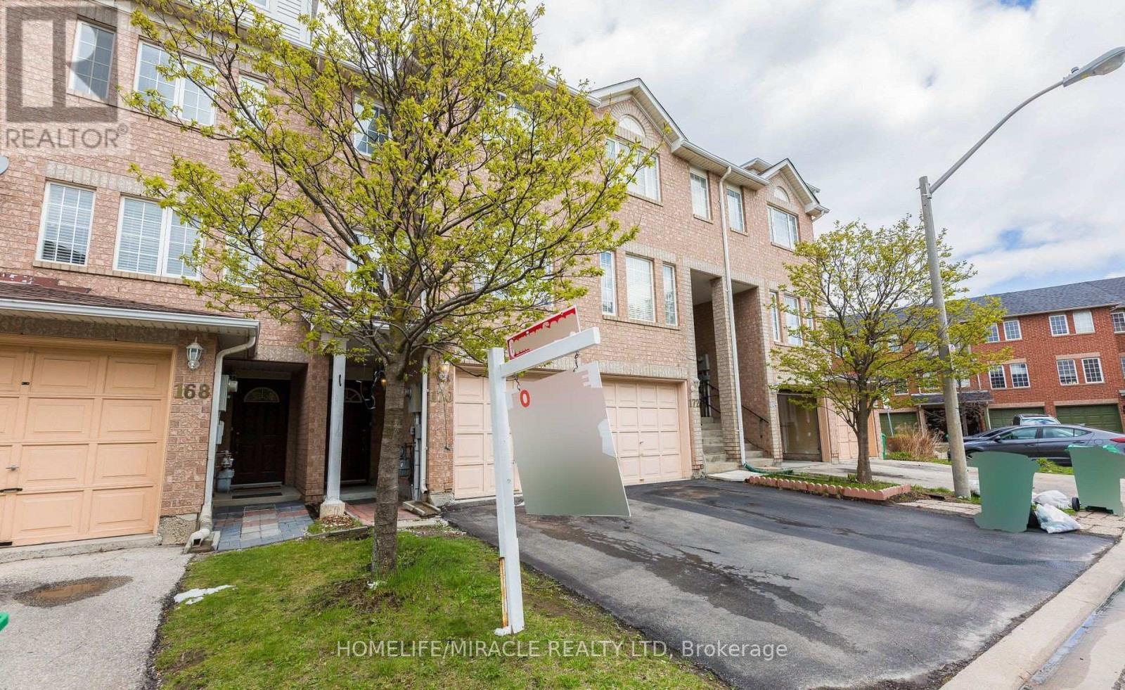 7 - 170 Spadina Road, Brampton, ON - Outdoor With Facade