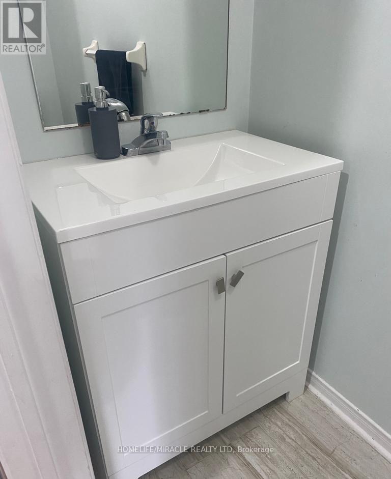 7 - 170 Spadina Road, Brampton, ON - Indoor Photo Showing Laundry Room