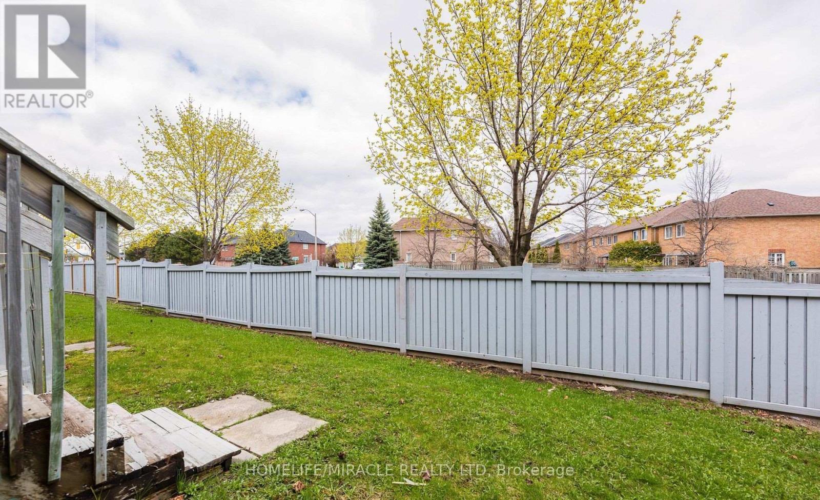 7 - 170 Spadina Road, Brampton, ON - Outdoor