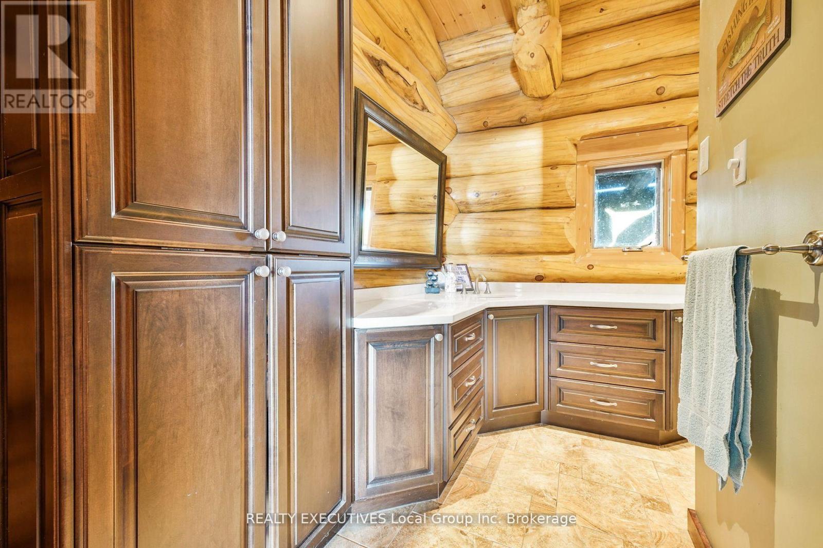 240/250 Kanichee Mine Road, Temagami, ON - Indoor