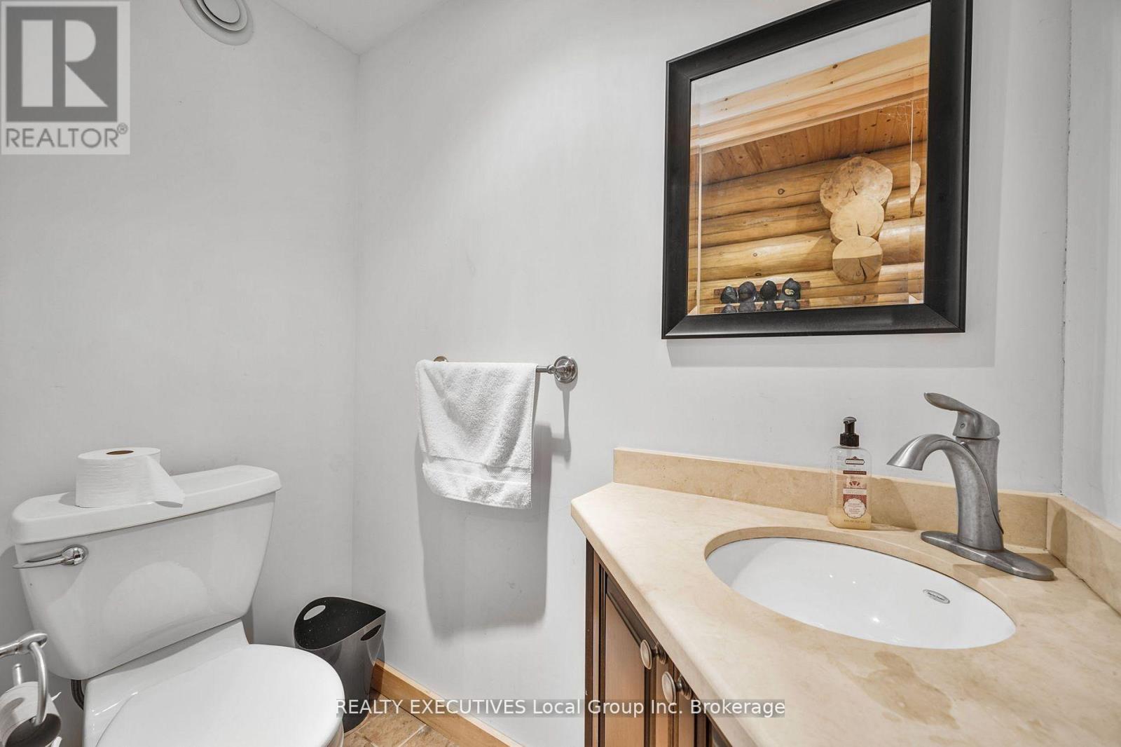 240/250 Kanichee Mine Road, Temagami, ON - Indoor Photo Showing Bathroom