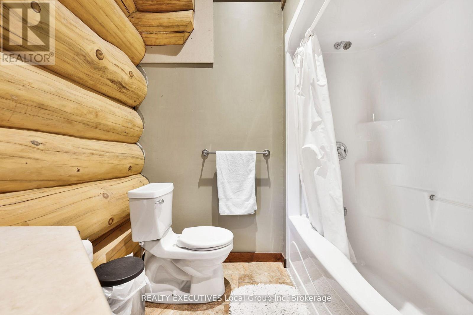240/250 Kanichee Mine Road, Temagami, ON - Indoor Photo Showing Bathroom