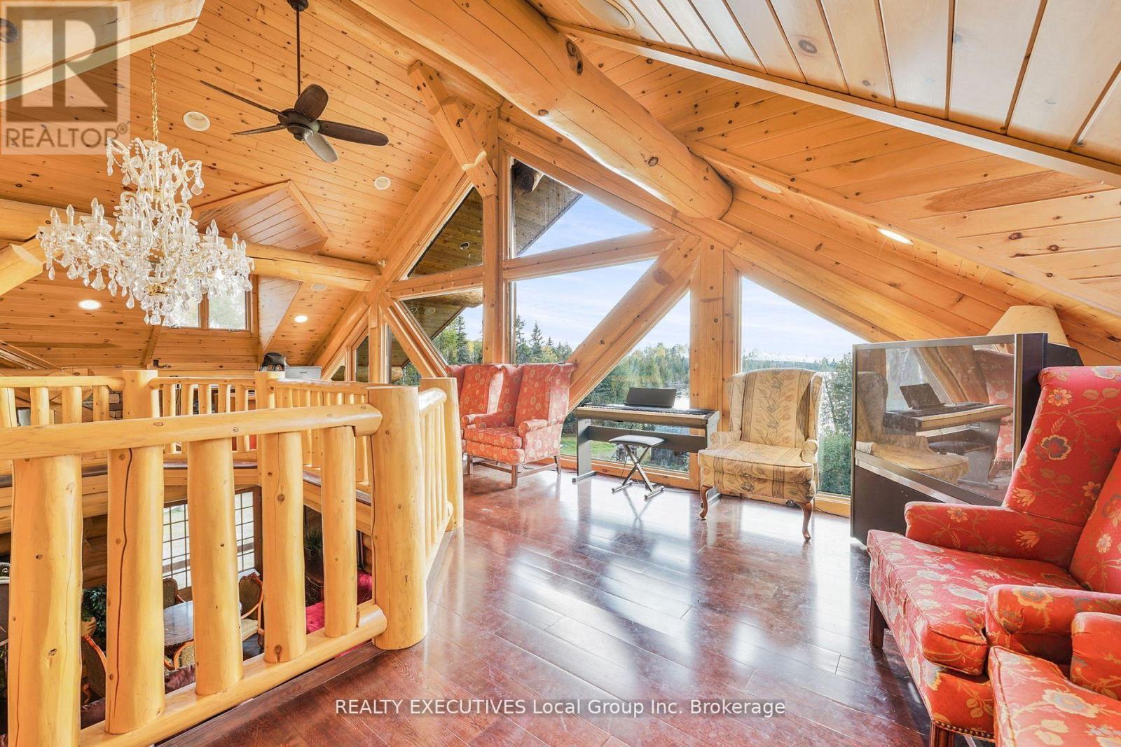 240/250 Kanichee Mine Road, Temagami, ON - Indoor Photo Showing Other Room