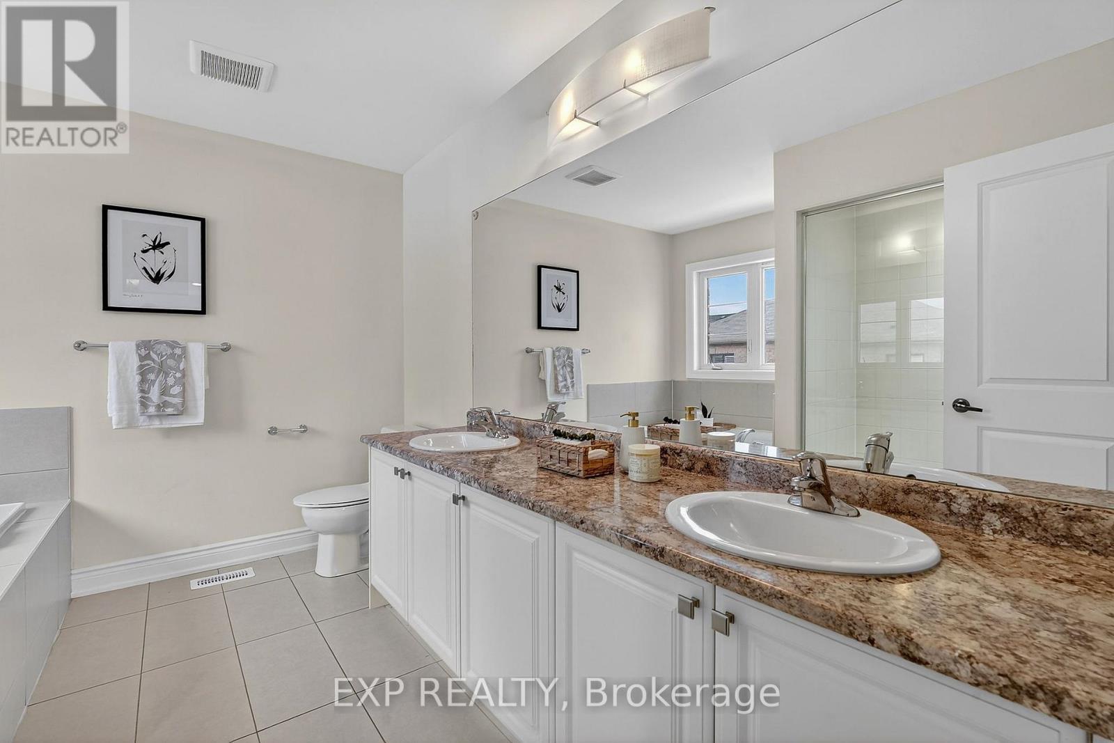 47 Pagebrook Crescent, Hamilton, ON - Indoor Photo Showing Bathroom