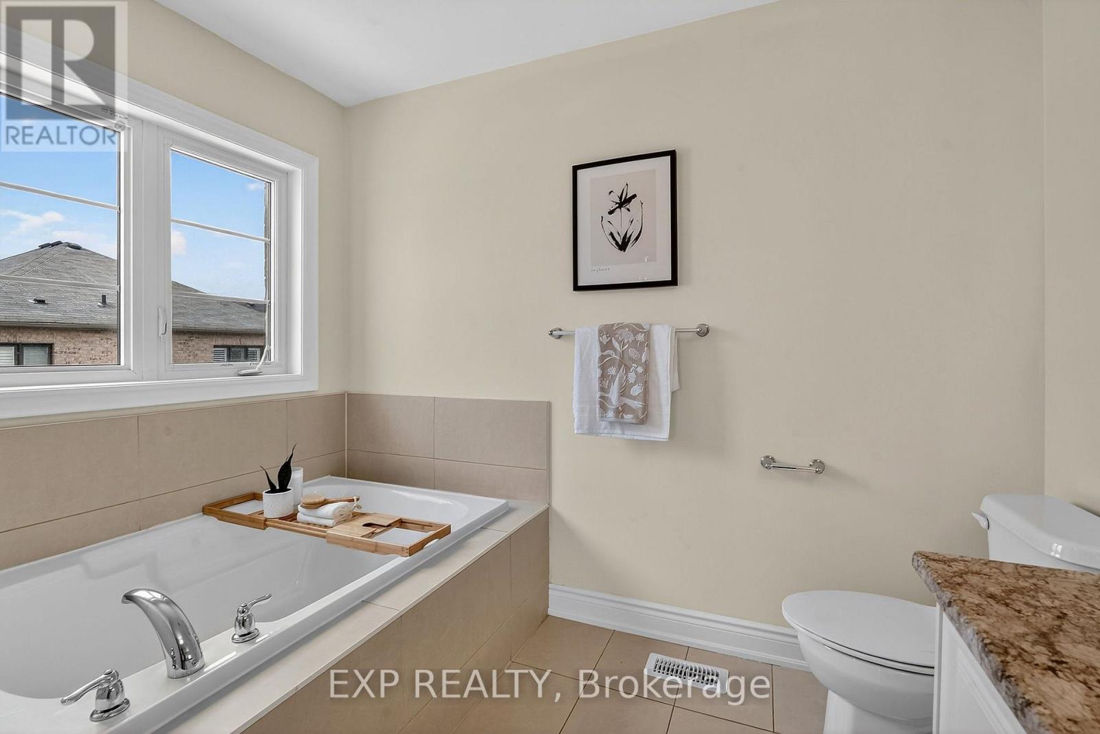 47 Pagebrook Crescent, Hamilton, ON - Indoor Photo Showing Bathroom