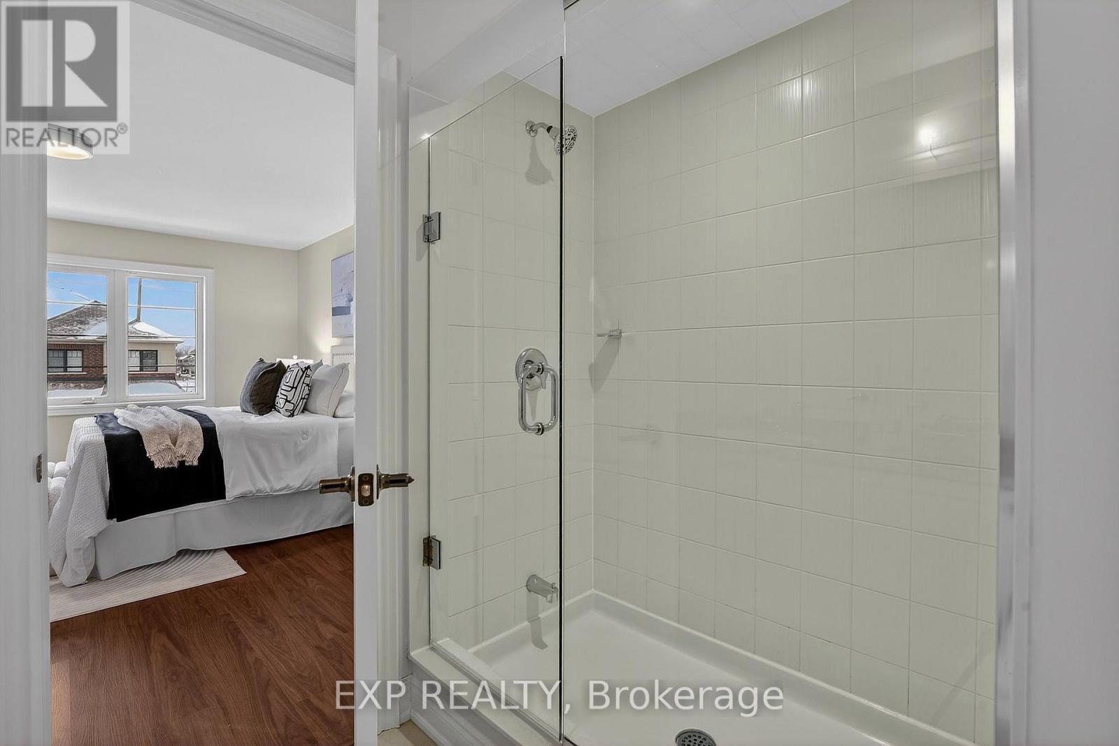 47 Pagebrook Crescent, Hamilton, ON - Indoor Photo Showing Bathroom