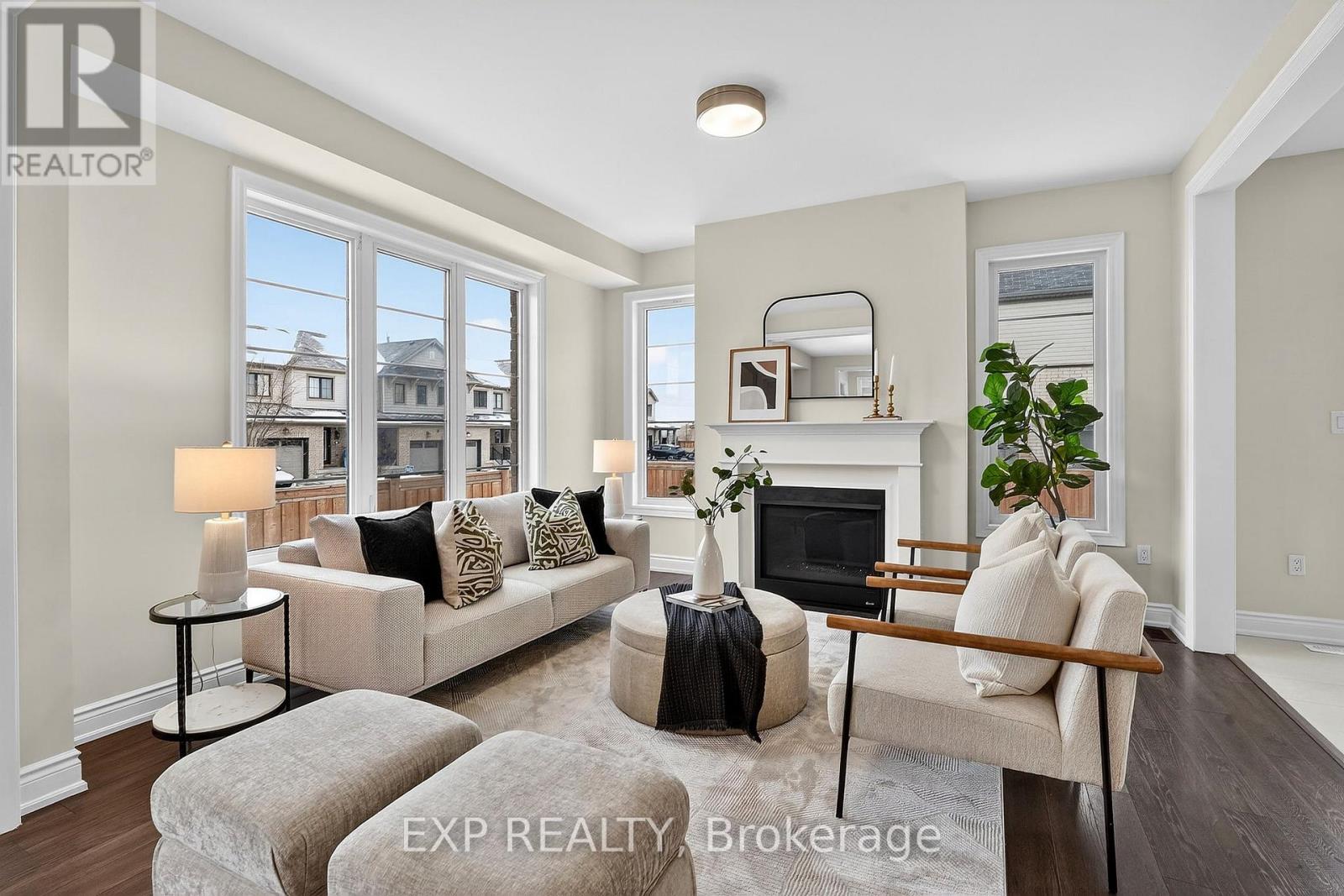 47 Pagebrook Crescent, Hamilton, ON - Indoor Photo Showing Living Room With Fireplace