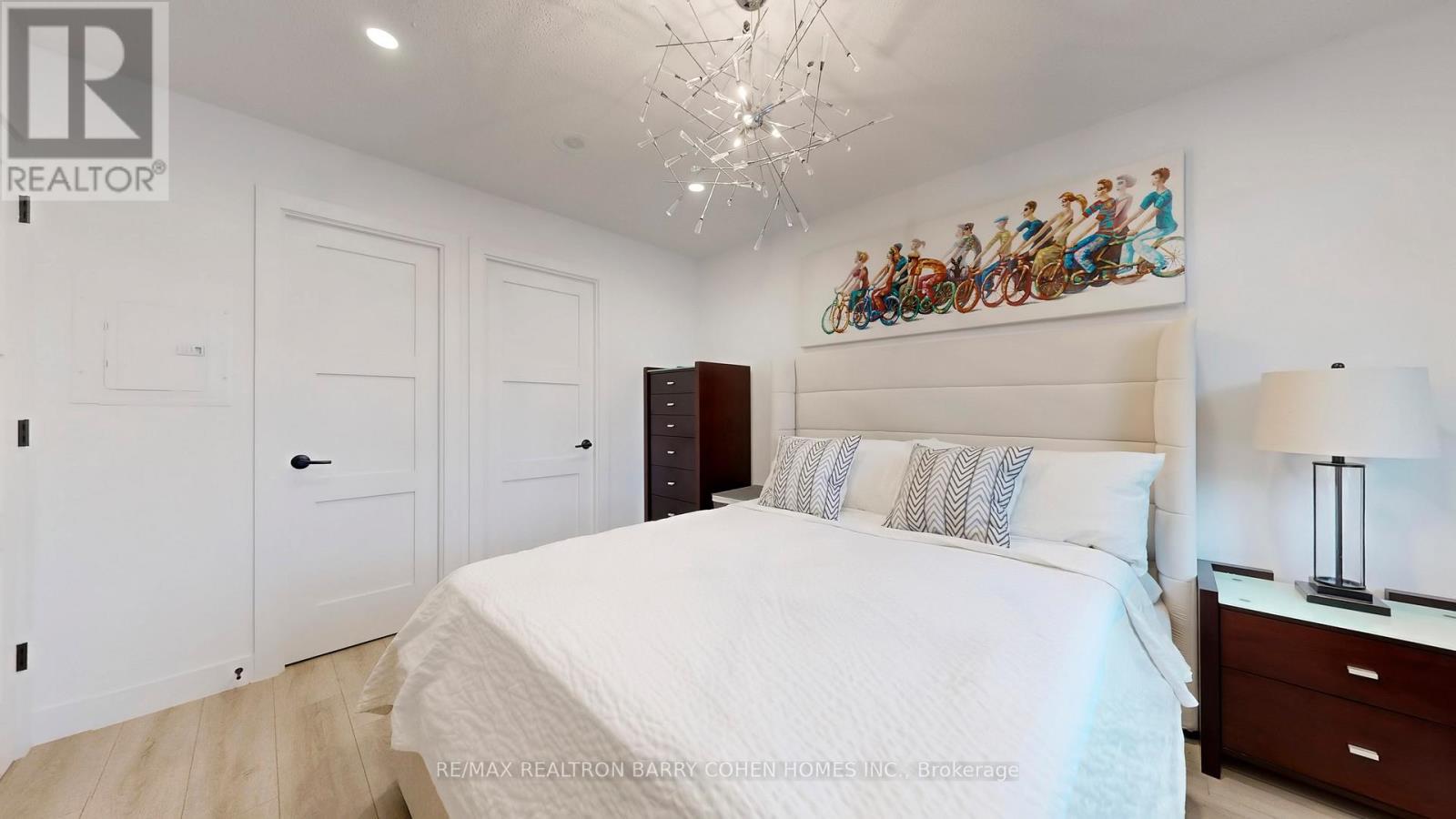 618 - 51 Lower Simcoe Street, Toronto, ON - Indoor Photo Showing Bedroom