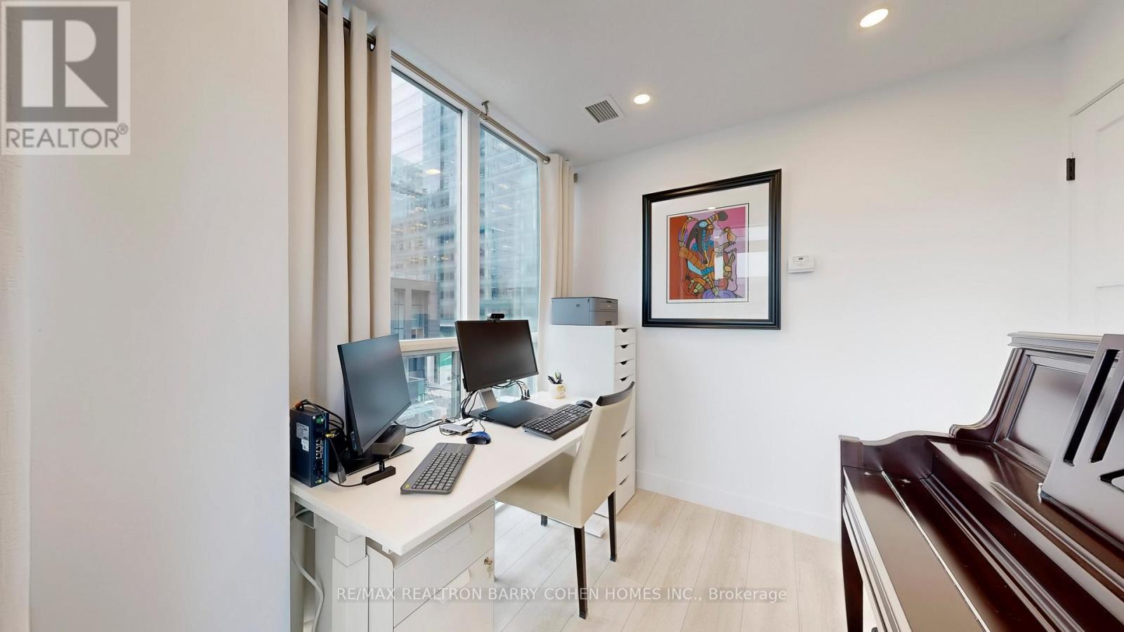 618 - 51 Lower Simcoe Street, Toronto, ON - Indoor Photo Showing Office