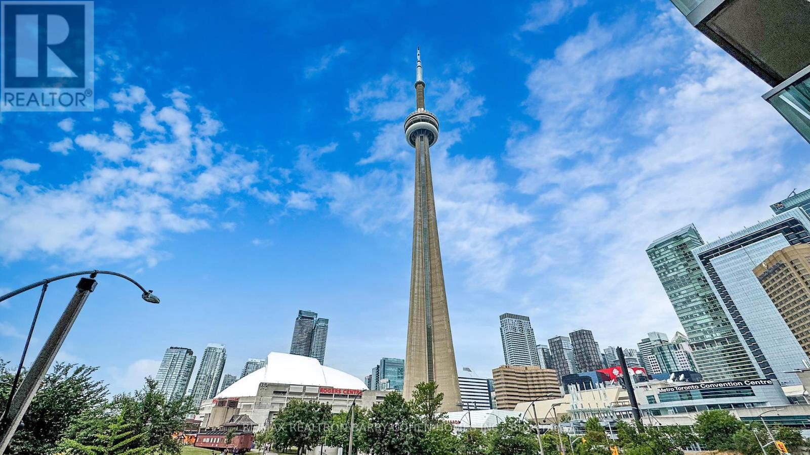 618 - 51 Lower Simcoe Street, Toronto, ON - Outdoor