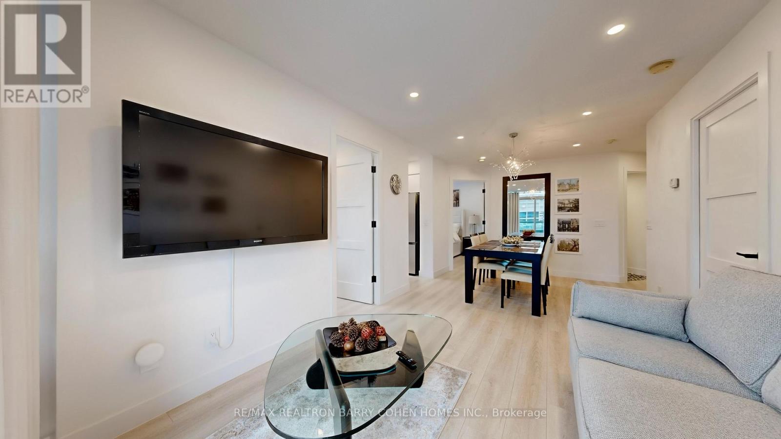 618 - 51 Lower Simcoe Street, Toronto, ON - Indoor Photo Showing Other Room