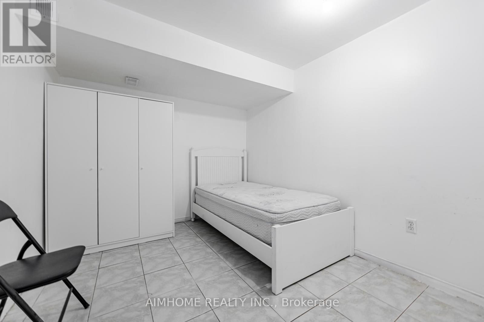 B3 - 144 Wolseley Street, Toronto, ON - Indoor Photo Showing Bedroom