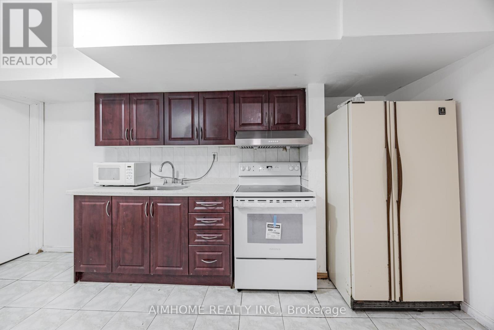 B3 - 144 Wolseley Street, Toronto, ON - Indoor Photo Showing Kitchen